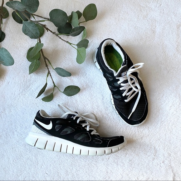 Nike Shoes - Nike | free run 2 in black and white